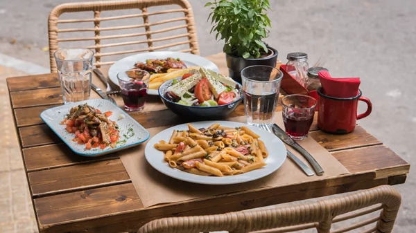 Στην "Κυβέλη" για την πιο απολαυστική after office έξοδο