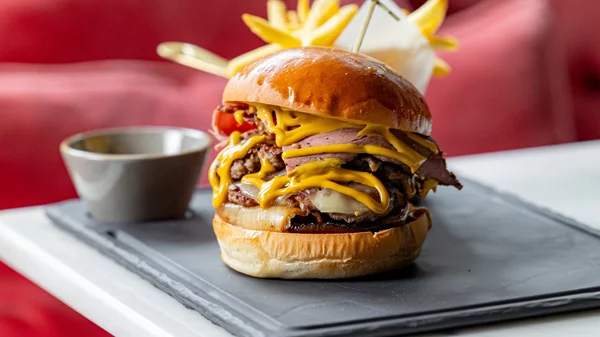 Brunching στην αστική όαση του "New Hotel"