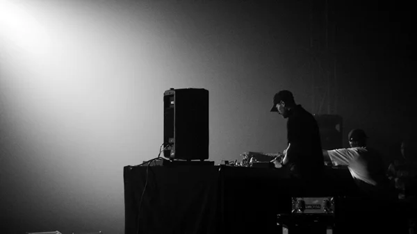 Οι θρύλοι Autechre ζωντανά στην Ακρόπολη