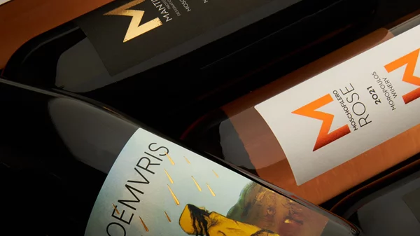 Το οινοποιείο του Μορόπουλου είναι το αστέρι των Χριστουγέννων