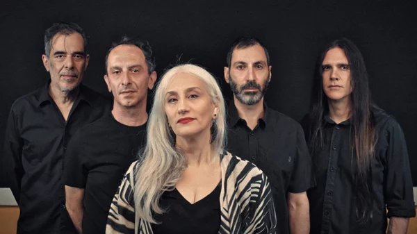 Οι Thee Holy Strangers επέστρεψαν!