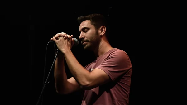 Το ποίημα του Μανώλη Νανούρη στο 10ο Ευρωπαϊκό Πρωτάθλημα Poetry Slam