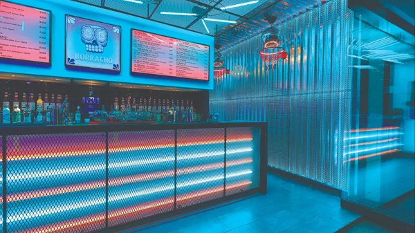 "Borracho Street Bar": Τα δυτικά θέλουν βόλτα με κοκτέιλ στο χέρι