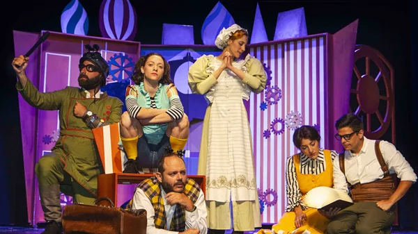 Ανεβαίνει για πρώτη φορά στη θεατρική σκηνή το μυθιστόρημα "Κοντά στις ράγιες" της Άλκης Ζέη