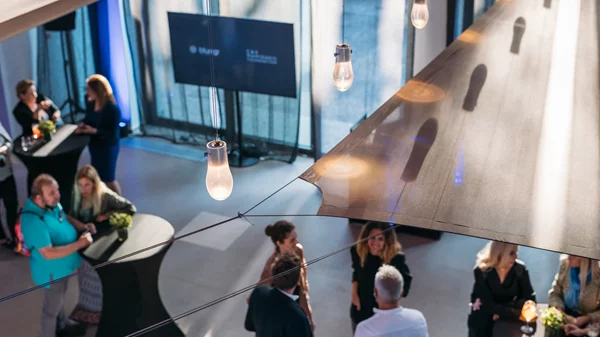 Γνωρίστε τη bluegr Hotels & Resorts και το G & A Mamidakis Foundation