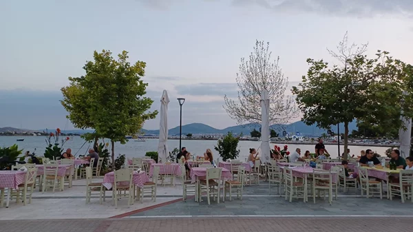 Καθαρά Δευτέρα στα ουζερί της Νέας Αρτάκης