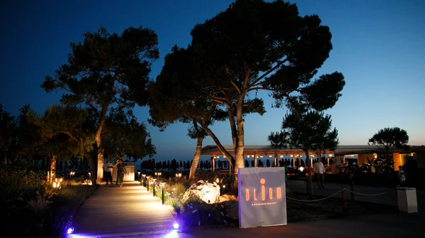 Grand opening για το "Bloom" στη Βούλα