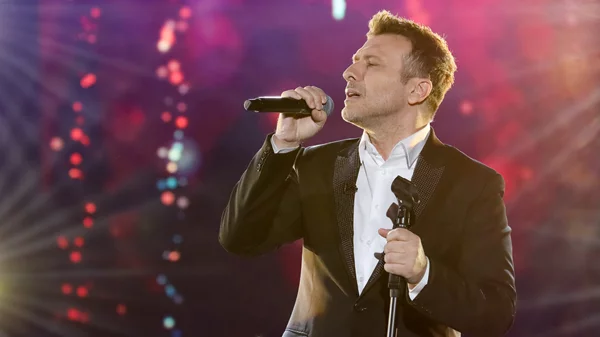 Τα 10 εορταστικά προγράμματα της TV που αποχαιρετούν το 2021 και υποδέχονται το 2022