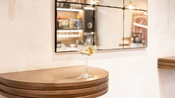 Apollo Bar, ο ευ πίνειν ναός της Λίνδου