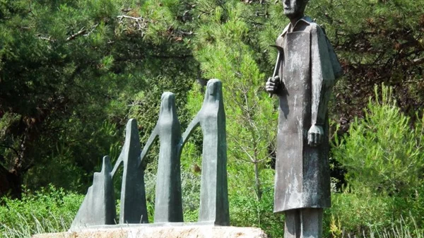 Ξενάγηση στην Υπαίθρια Δημοτική Γλυπτοθήκη Ψυχικού