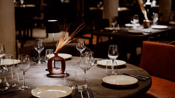 Βίος και (απολαυστική) Πολιτεία στο Chalet