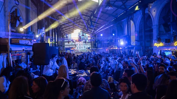 To "Σymposio" μεταμορφώνει ξανά τη Βαρβάκειο