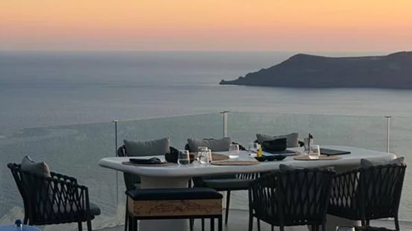 Το "Αφρόψαρο" πάει Σαντορίνη