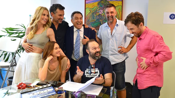 ''Στα σύρματα'': Δείτε τις πρώτες φωτογραφίες από τη νέα κωμική σειρά της ΕΡΤ1