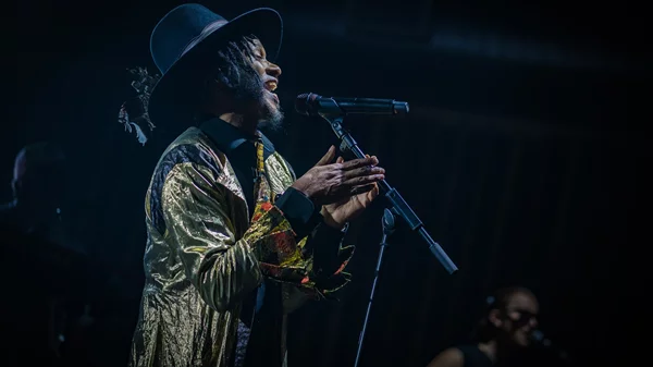 Μια νύχτα blues με ψυχή και ιστορία με τον Fantastic Negrito