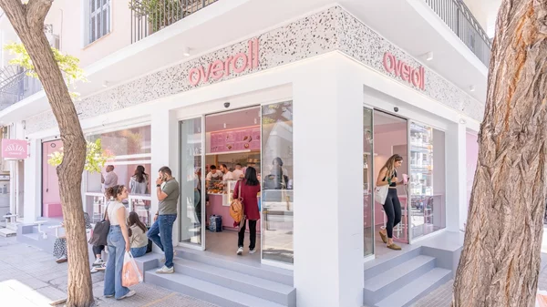 Τα Overoll μάς συστήνουν τα cronies, το απόλυτο καλοκαιρινό κρουασάν-παγωτό!