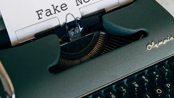 Οι ενώσεις εκδοτών Τύπου πραγματοποιούν ενημερωτική καμπάνια για τα fake news