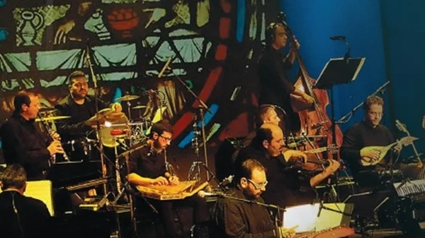 "Να τα πούμε;": Η Εστουδιαντίνα Νέας Ιωνίας ερμηνεύει κάλαντα από όλη την Ελλάδα