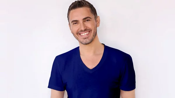 To Θέατρο Βράχων είναι η πρώτη στάση της καλοκαιρινής περιοδείας του Μιχάλη Χατζηγιάννη