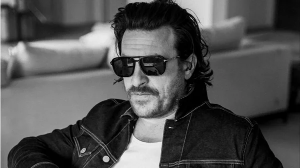 Το "Floyd" υποδέχεται τον βασιλιά του electro-swing Parov Stelar