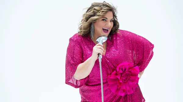 Βίκυ Σταυροπούλου: "Θεωρώ ότι η ζωή είναι και μια τεράστια πλάκα"