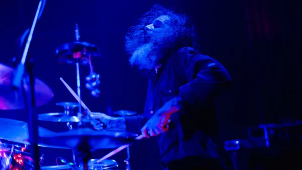 Το φαινόμενο Zu επιστρέφει στην Αθήνα