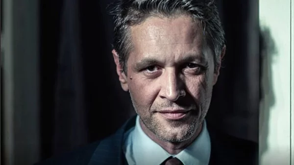 Ο Αιμίλιος Χειλάκης συνσκηνοθετεί και ερμηνεύει Μολιέρο αυτό το καλοκαίρι