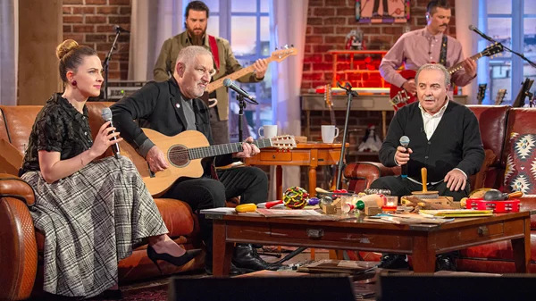 Αφιέρωμα στα σμυρναίικα τραγούδια από το "Μουσικό Κουτί"