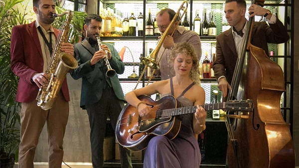 Οι Jeepers Creepers συναντούν τον Dan Block στο "Half Note"