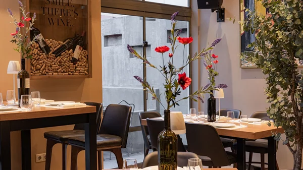 S. Pellegrino: Μας υποδέχεται στο "Οίνοψ"