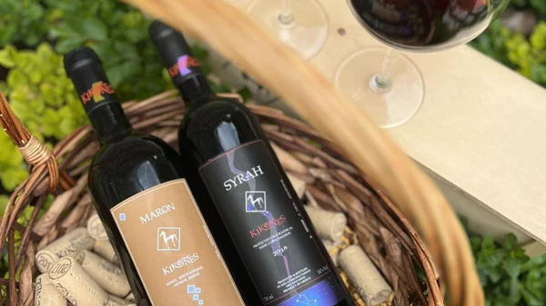 Κτήμα Κίκονες: Δύο ξεχωριστές ετικέτες για το φετινό πασχαλινό τραπέζι