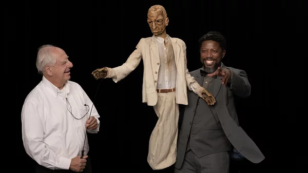 Φεστιβάλ Αθηνών: το αποκαλυπτικό ταξίδι του "Φάουστ στην Αφρική" μας υπενθύμισε τι (μπορεί να) σημαίνει πολιτικό θέατρο