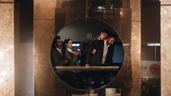 "Yes, we can’t": Η παράσταση αφιερωμένη στους κουρασμένους ανθρώπους κάνει πρεμιέρα στο Rex