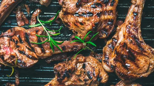 Από το αγρόκτημα στο τραπέζι: Οι "ευβιότοποι" γεμίζουν το πασχαλινό τραπέζι με όλα τα (βιολογικά) καλά!