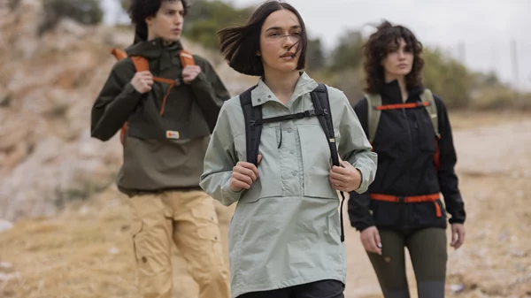 Η FJÄLLRÄVEN ΠΑΡΟΥΣΙΑΖΕΙ ΤΗ ΣΥΛΛΟΓΗ ΑΝΟΙΞΗ/ΚΑΛΟΚΑΙΡΙ 2023 ΣΤΗΝ ΑΘΗΝΑ