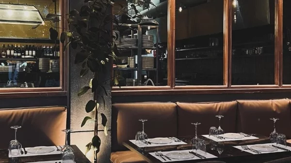 'Iama', ένα ολόφρεσκο μοντέρνο μεζεδοπωλείο στο Παλαιό Φάληρο