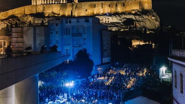 Αυγουστιάτικη Πανσέληνος στο Μουσείο της Ακρόπολης