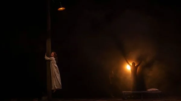 Η Στέγη κατακτά τον κόσμο: Από την Αβινιόν στη Μπογκοτά, το ελληνικό βλέμμα σε διεθνή τροχιά