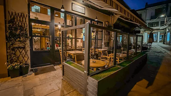 "Το εστιατόριο Πασατέμπος", Καστοριά