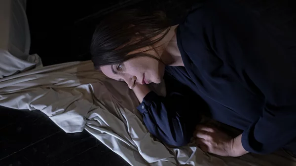 Το "Girls & Boys" του Ντένις Κέλι επιστρέφει στο Θέατρο 104