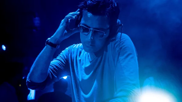 O Αλέξανδρος Χριστόπουλος γιορτάζει το νέο φεγγάρι