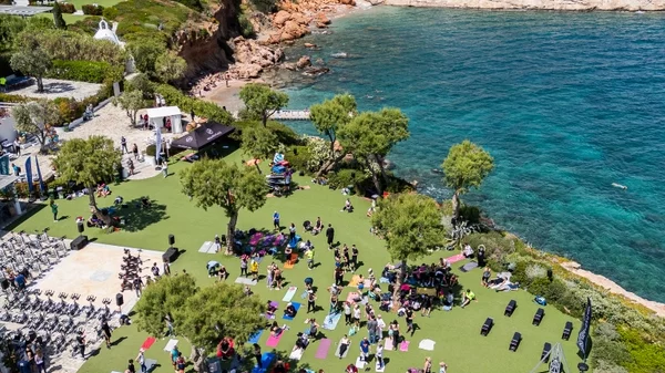 Το ULTIMATE EXPERIENCE για 7η χρονιά στο ISLAND, από τα Holmes Place!