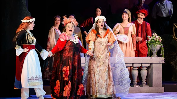 Η "Κρητικοπούλα" ανεβαίνει για μια τελευταία παράσταση