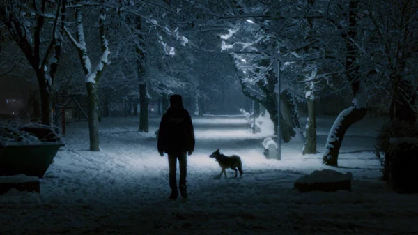 Avant πρεμιέρα για το βραβευμένο ντοκιμαντέρ "Shadow Game"