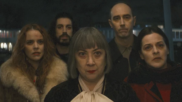 Ανθρωπίστρια Βρικόλακας Αναζητά Αυτοκτονικό Άτομο