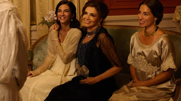 Το "Σμύρνη μου Αγαπημένη" στα θερινά με νέο μοντάζ