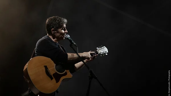 Ο Σωκράτης Μάλαμας ανεβαίνει στην Κεντρική Σκηνή του Σταυρού του Νότου