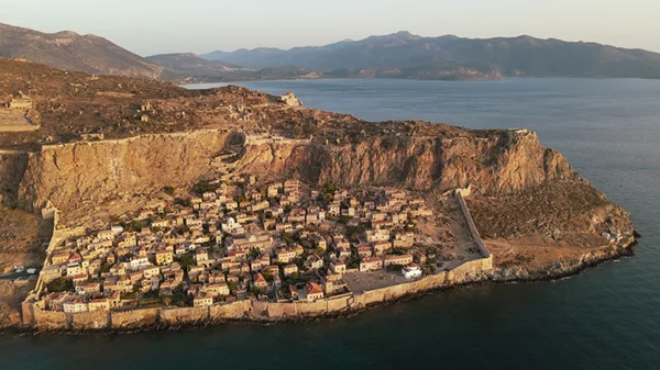 Malvasia Festival Monemvasia: Η Μονεμβασιά γιορτάζει το πιο φημισμένο κρασί της ιστορίας