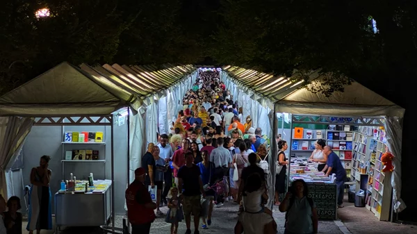 Το 52ο Φεστιβάλ Βιβλίου συνεχίζεται με λογοτεχνία, μουσική και θεατρική τέχνη
