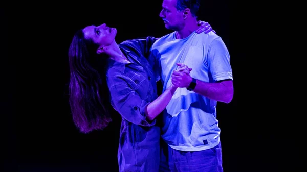 "Να σου πω μια ιστορία": Το διεθνές μπεστ σέλερ ξανά στη σκηνή